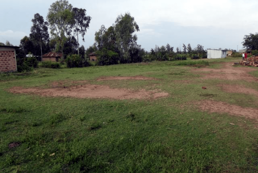 Land in Otonglo, Past the Kisumu International Airport